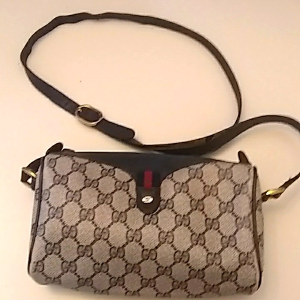 Vintage 80s Gucci Small Shoulder Purse